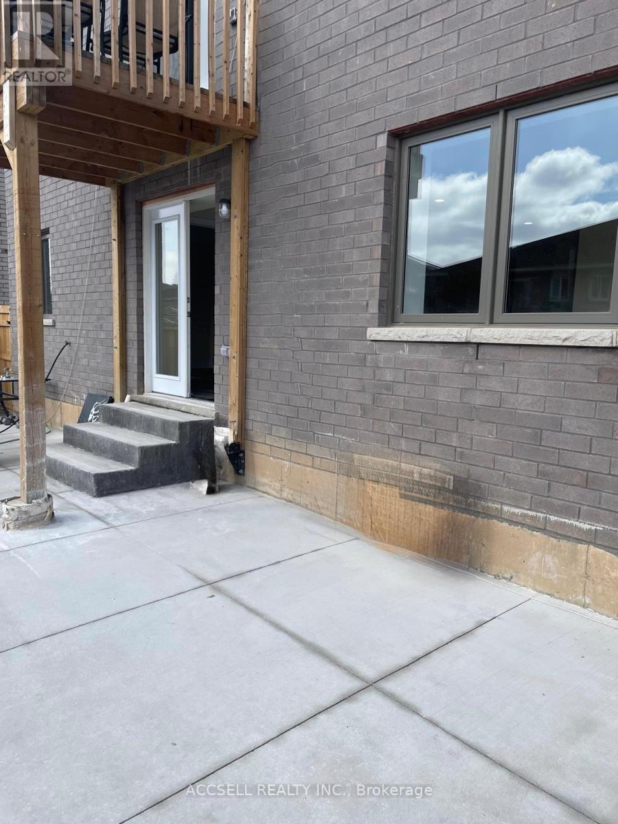 22 Rowley Street, Brantford, Ontario  N3S 0J6 - Photo 4 - X12714160