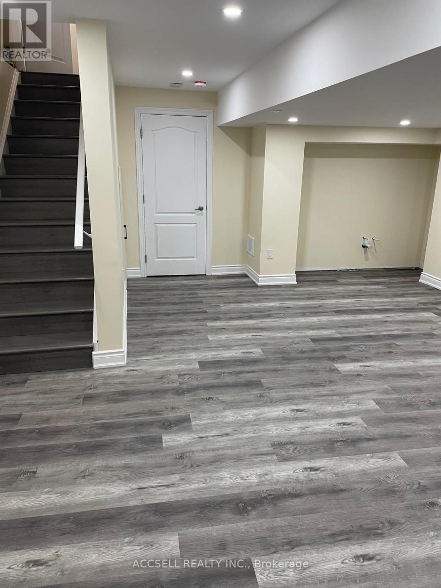 22 Rowley Street, Brantford, Ontario  N3S 0J6 - Photo 7 - X12714160