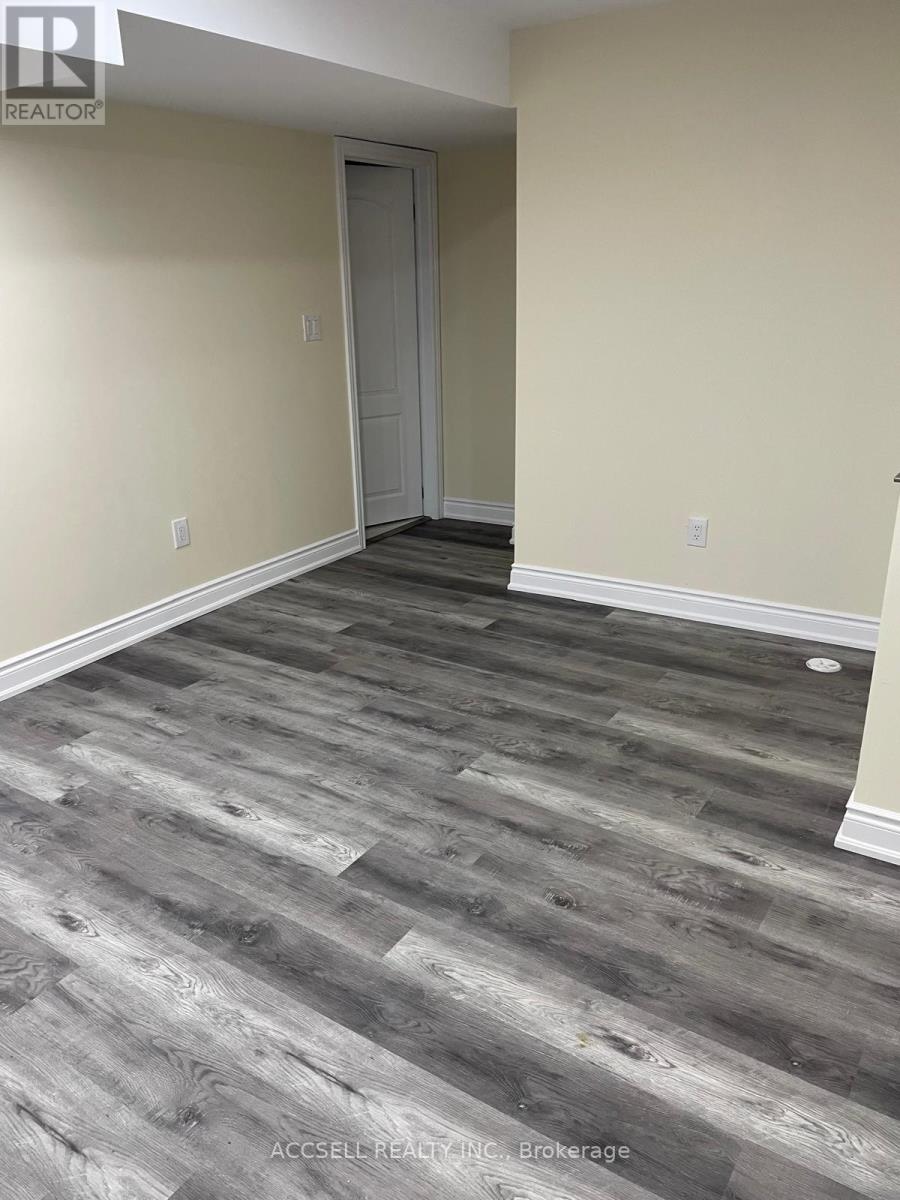 22 Rowley Street, Brantford, Ontario  N3S 0J6 - Photo 8 - X12714160