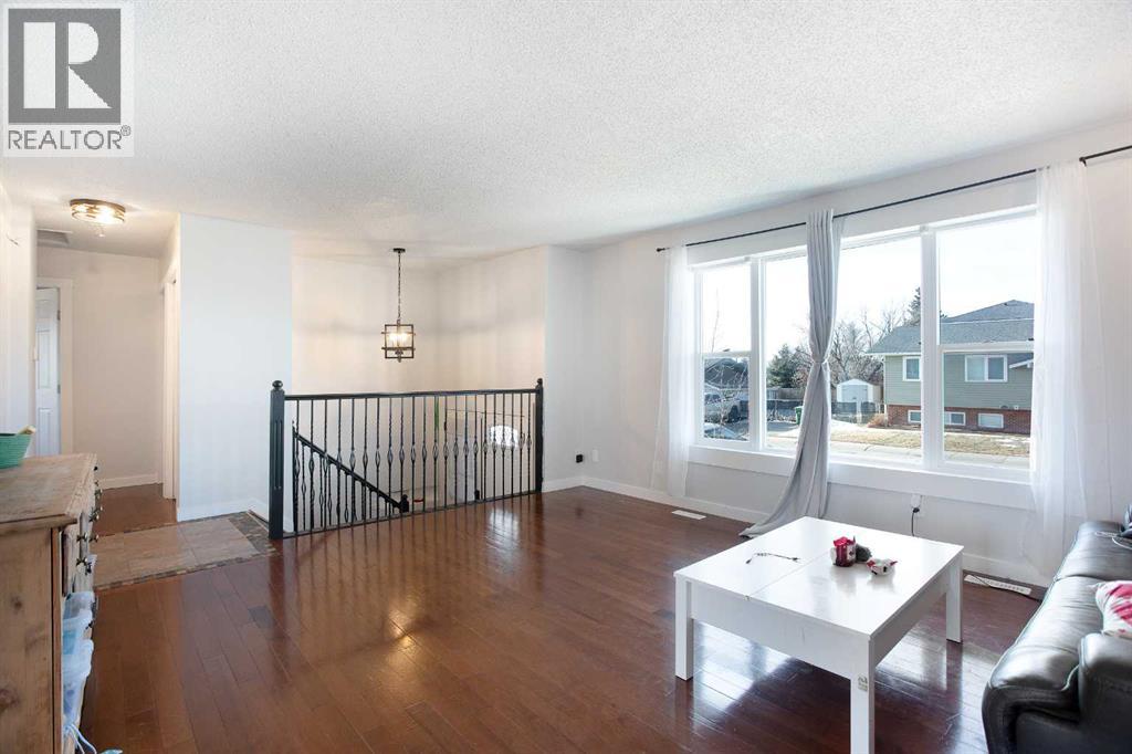 84 Big Springs Hill Se, Airdrie, Alberta  T4A 1L3 - Photo 3 - A2278270