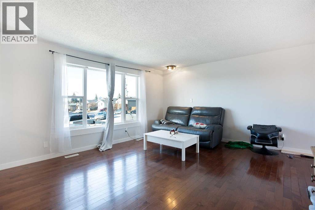 84 Big Springs Hill Se, Airdrie, Alberta  T4A 1L3 - Photo 4 - A2278270