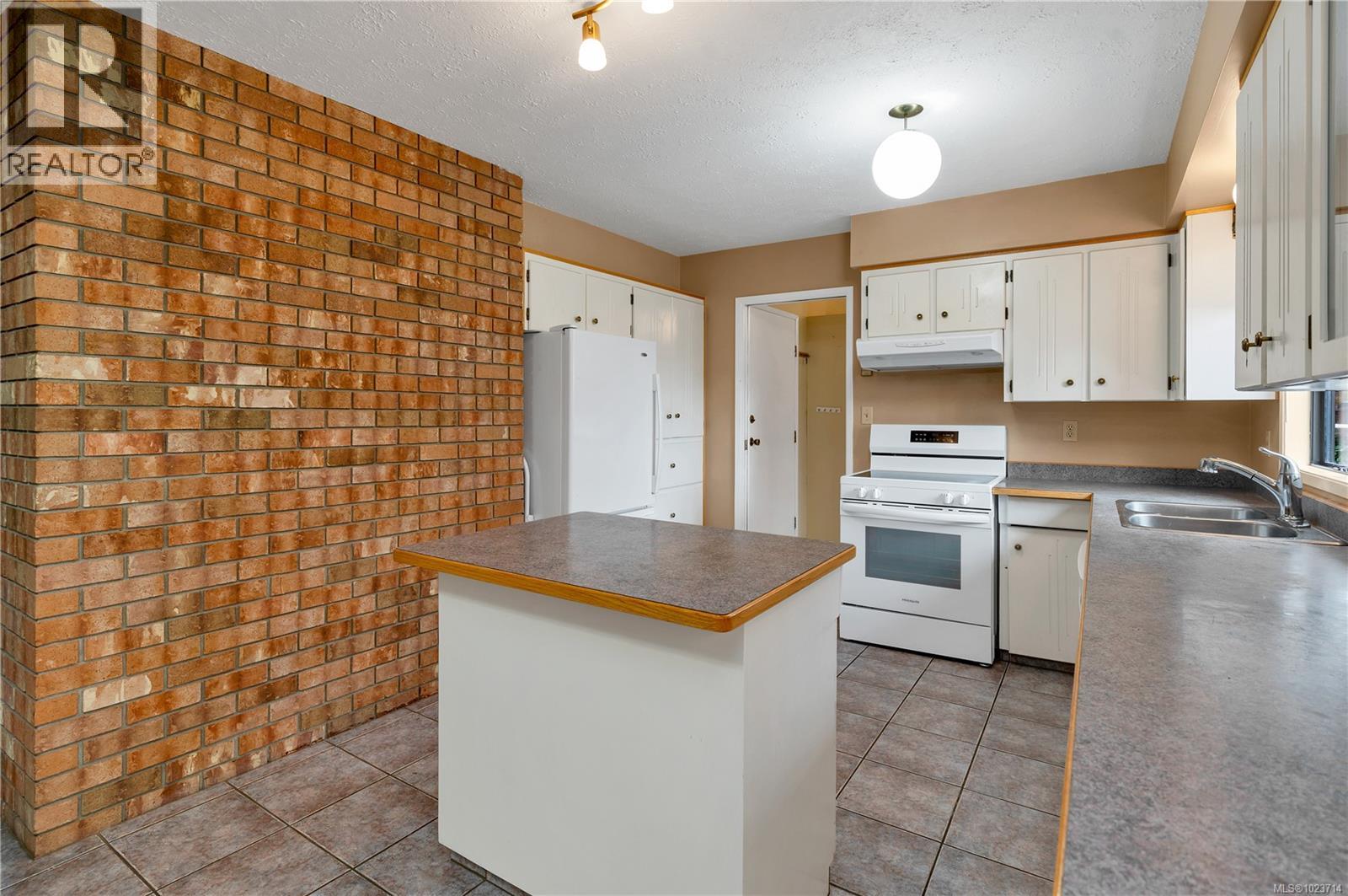 1779 Juniper Dr, Campbell River, British Columbia  V9W 6W8 - Photo 10 - 1023714