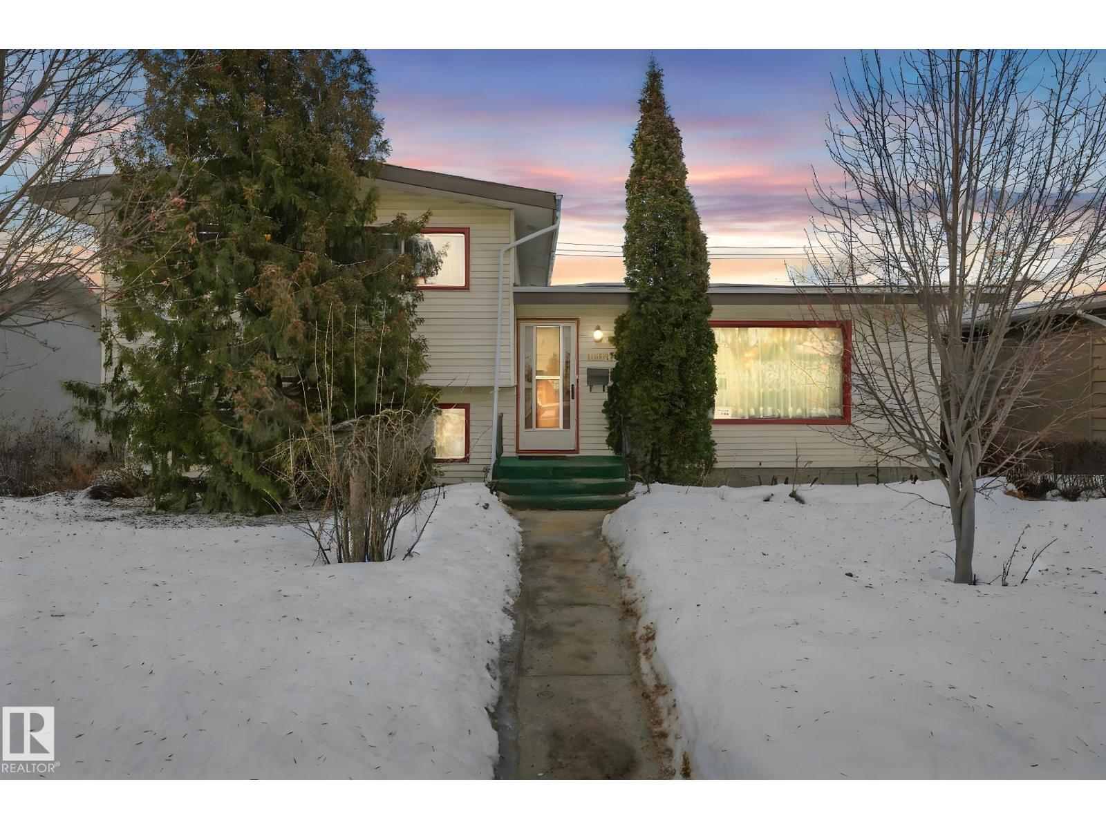 16611 90 AV NW, Edmonton, Alberta