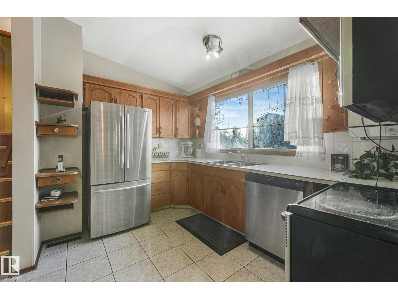 16611 90 Av Nw, Edmonton, Alberta  T5R 4W9 - Photo 11 - E4470517