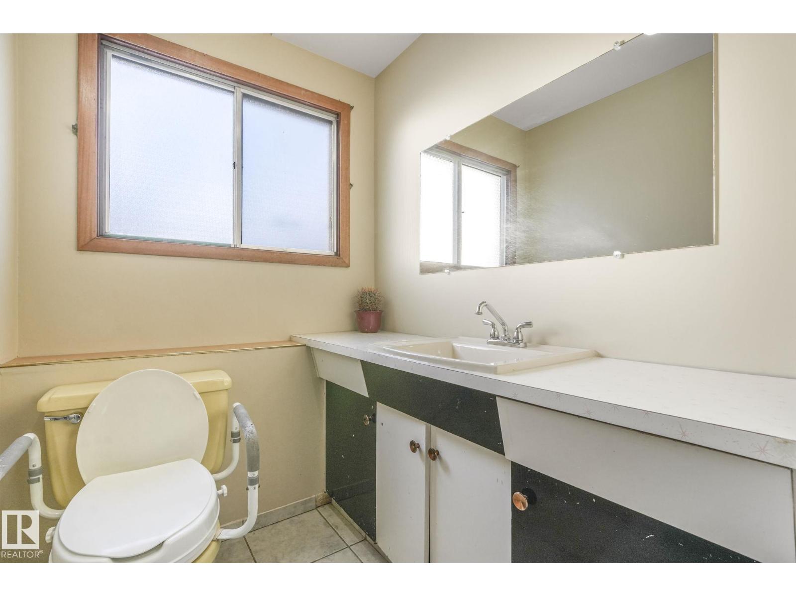 16611 90 Av Nw, Edmonton, Alberta  T5R 4W9 - Photo 21 - E4470517