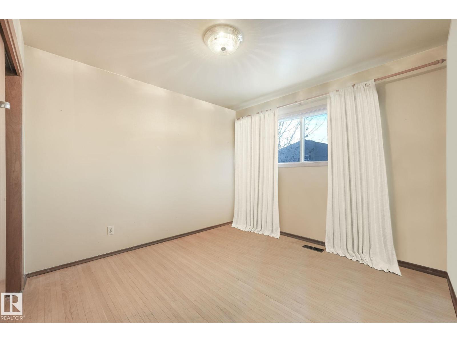 16611 90 Av Nw, Edmonton, Alberta  T5R 4W9 - Photo 22 - E4470517