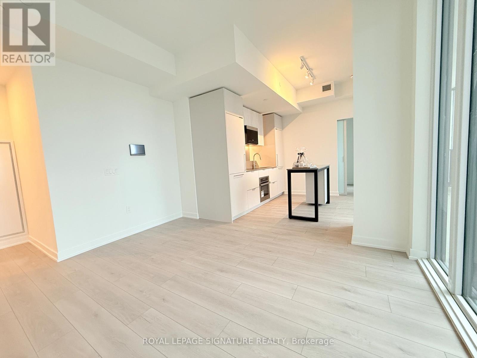 613 - 1 Fairview Road E, Mississauga, Ontario  L5A 4C6 - Photo 9 - W12695604