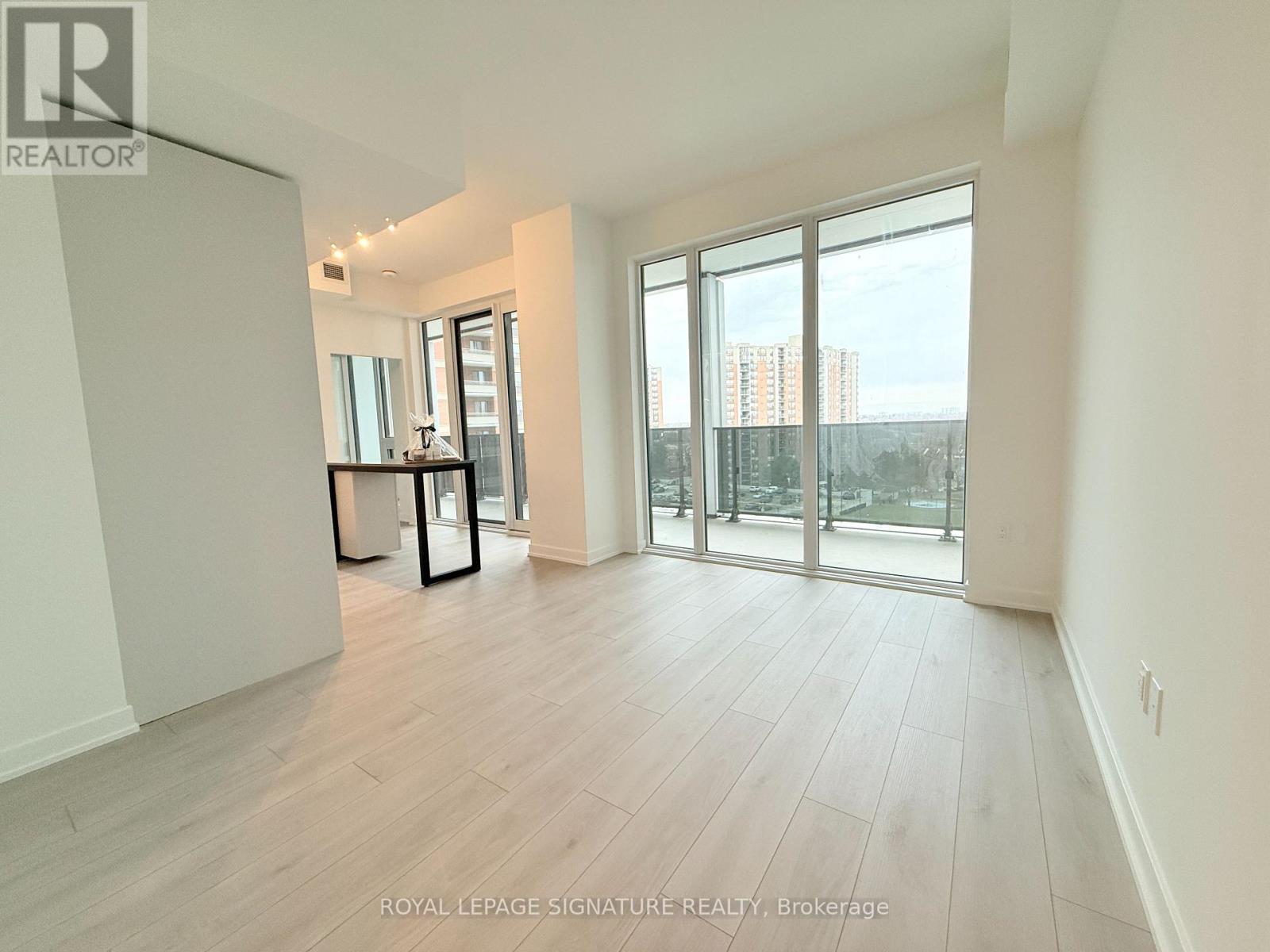 613 - 1 Fairview Road E, Mississauga, Ontario  L5A 4C6 - Photo 8 - W12695604