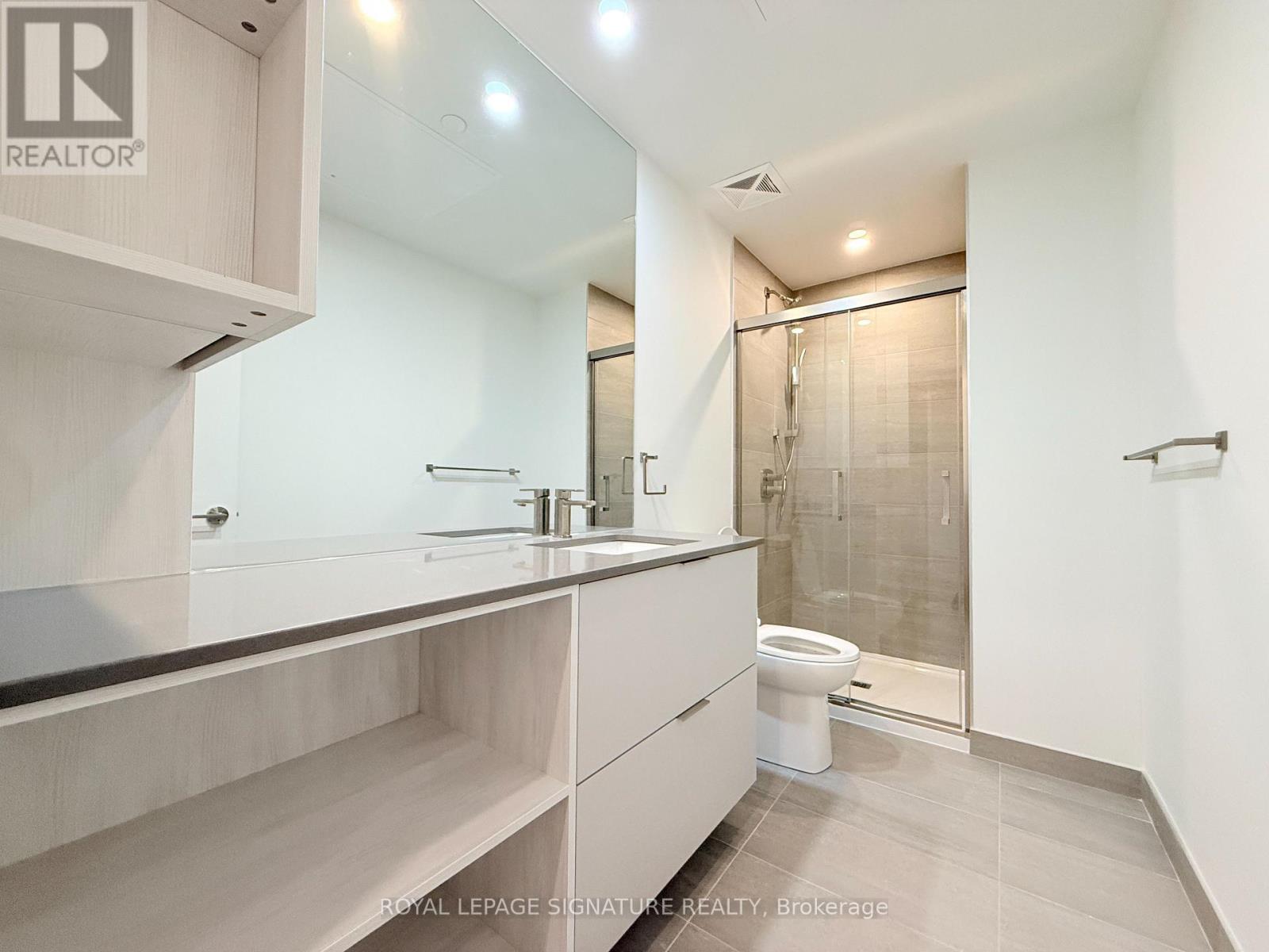 613 - 1 Fairview Road E, Mississauga, Ontario  L5A 4C6 - Photo 4 - W12695604