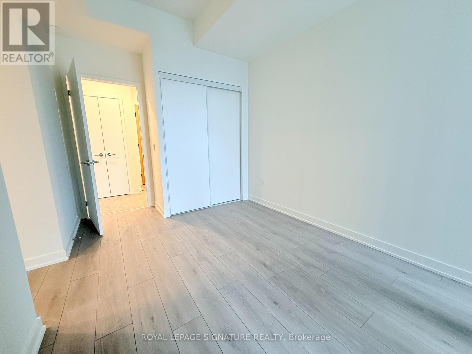 613 - 1 Fairview Road E, Mississauga, Ontario  L5A 4C6 - Photo 6 - W12695604