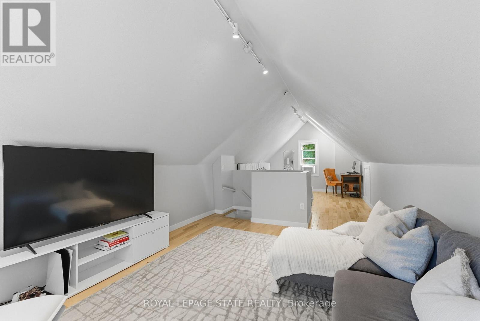 13 Bruce Street, Hamilton, Ontario  L8P 3M5 - Photo 24 - X12413154