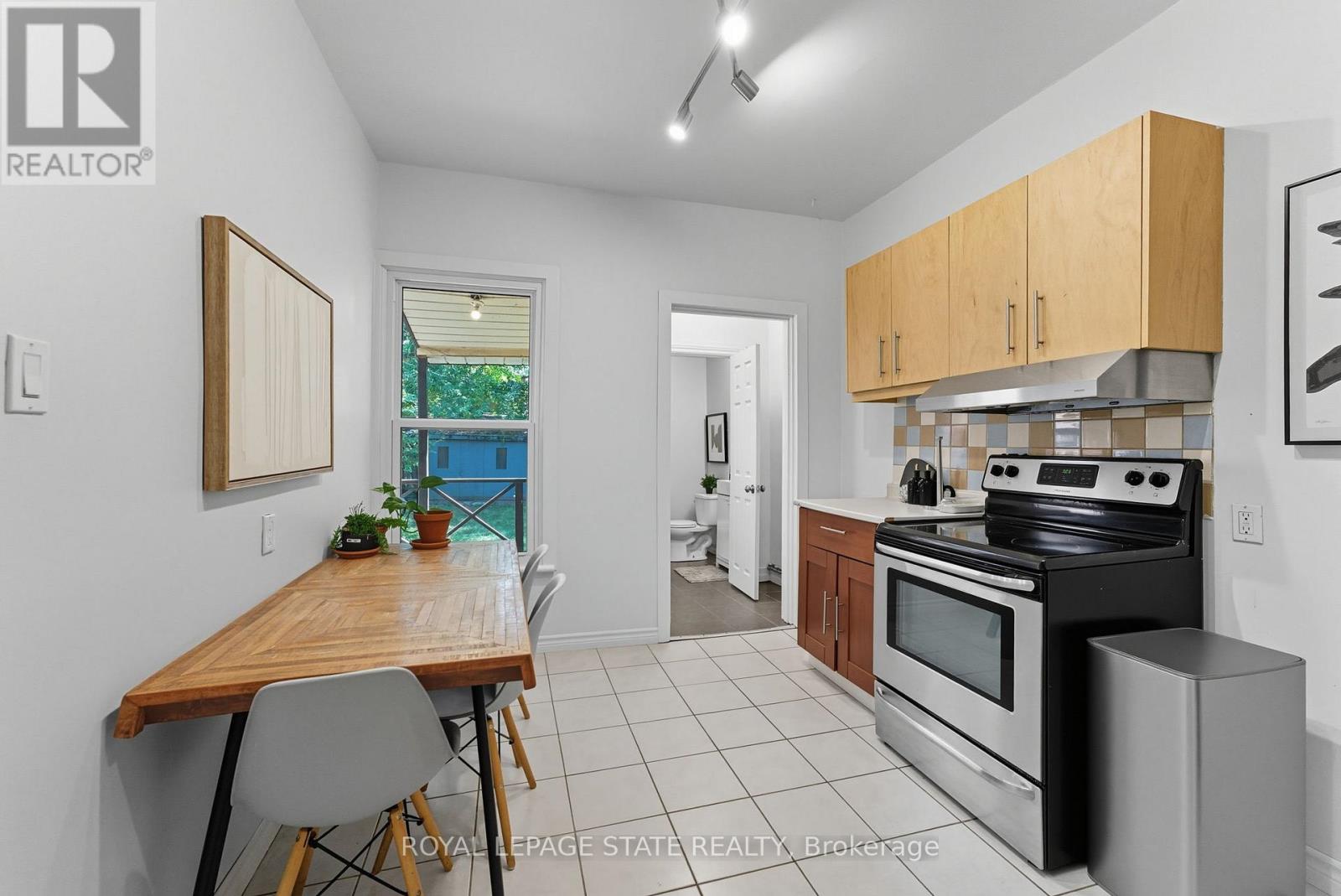 13 Bruce Street, Hamilton, Ontario  L8P 3M5 - Photo 12 - X12413154