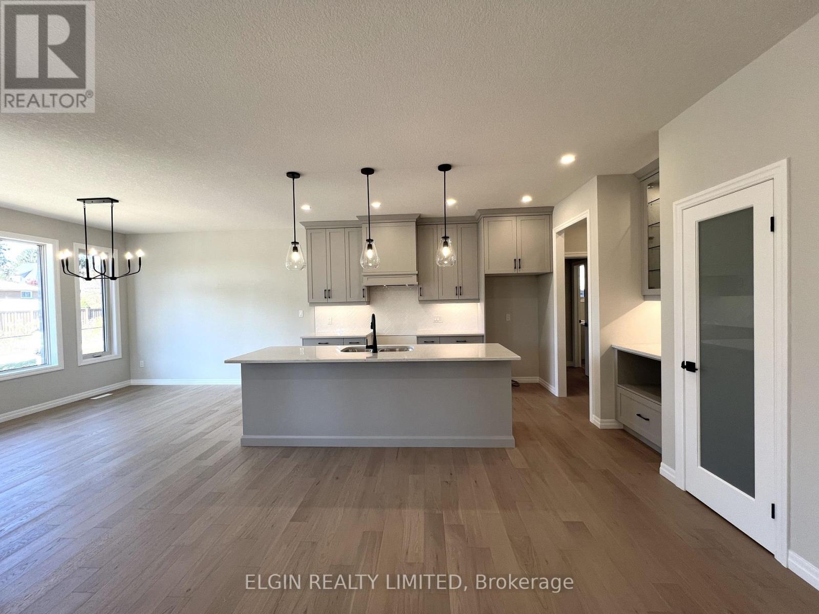 47 Lark Street, Tillsonburg, Ontario  N4G 0K8 - Photo 11 - X12714206