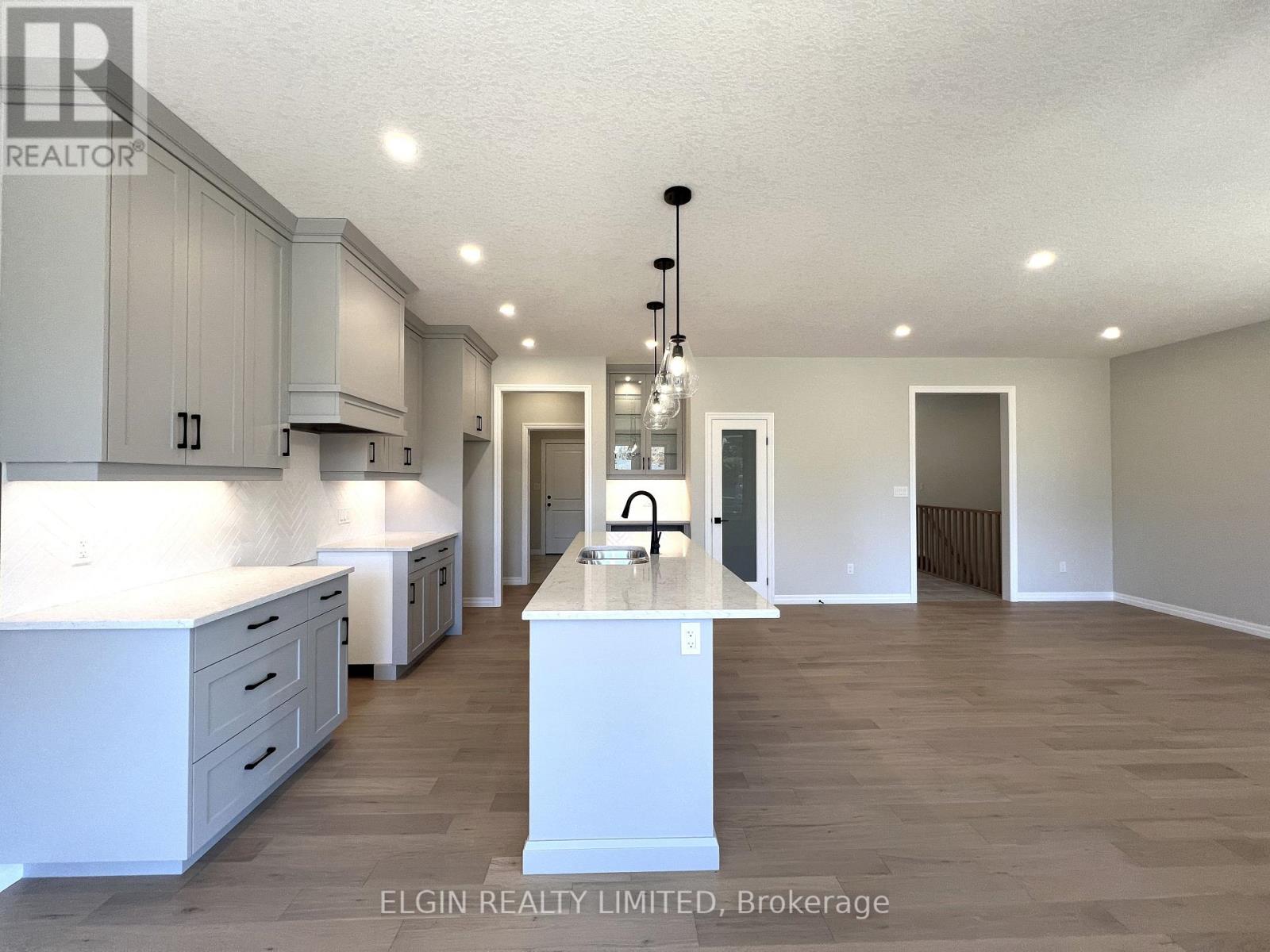 47 Lark Street, Tillsonburg, Ontario  N4G 0K8 - Photo 14 - X12714206