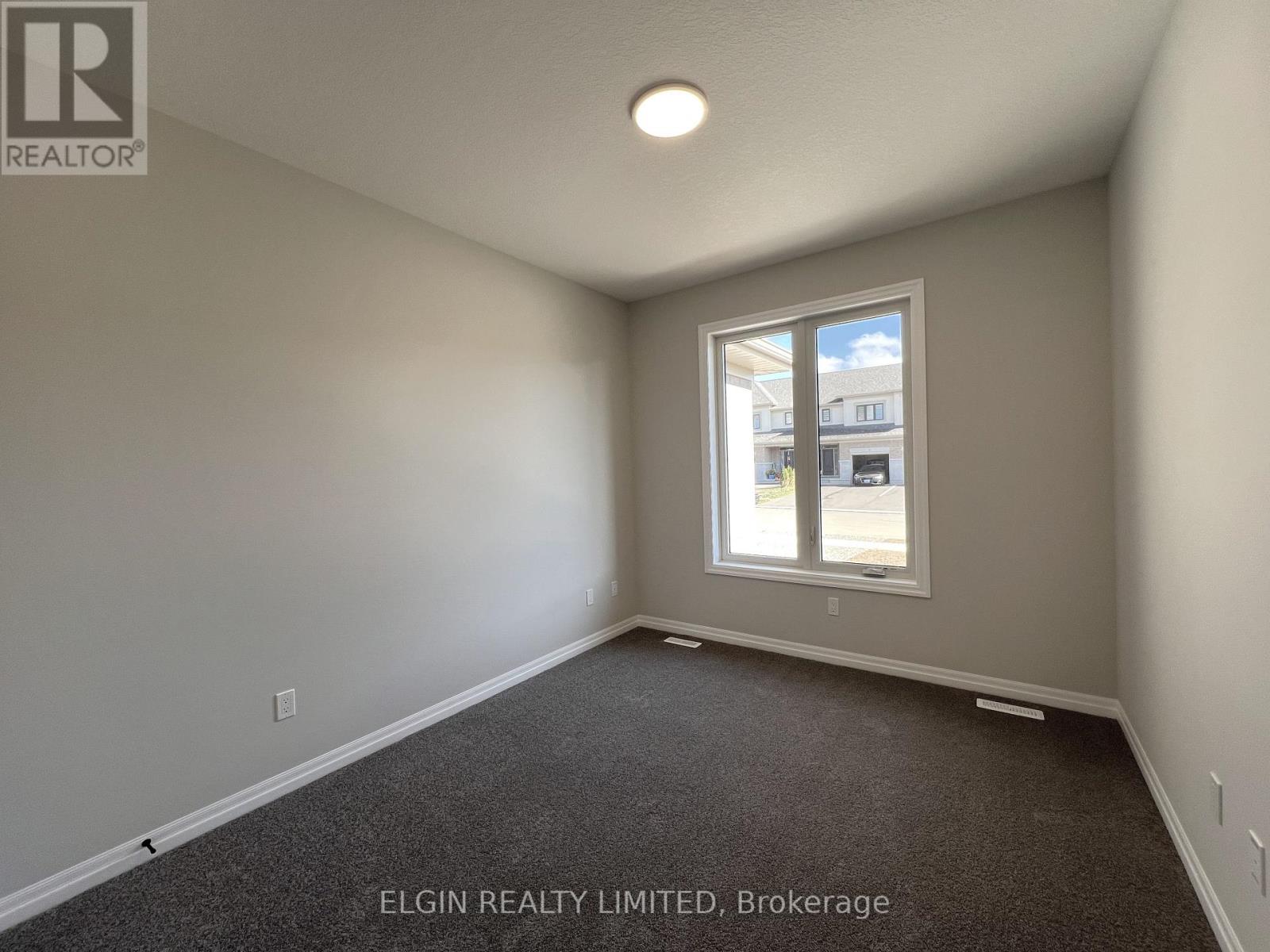 47 Lark Street, Tillsonburg, Ontario  N4G 0K8 - Photo 5 - X12714206