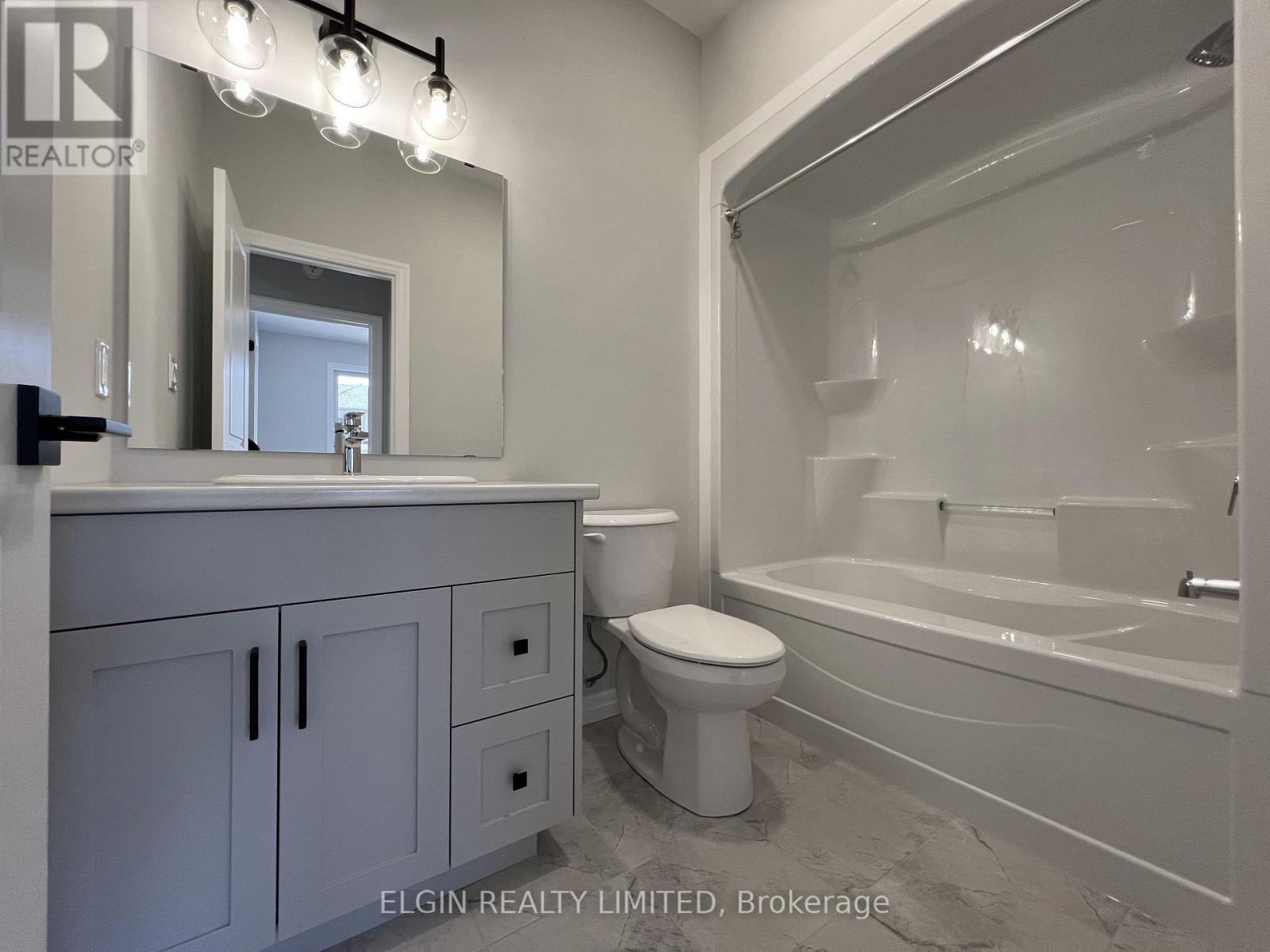 47 Lark Street, Tillsonburg, Ontario  N4G 0K8 - Photo 7 - X12714206