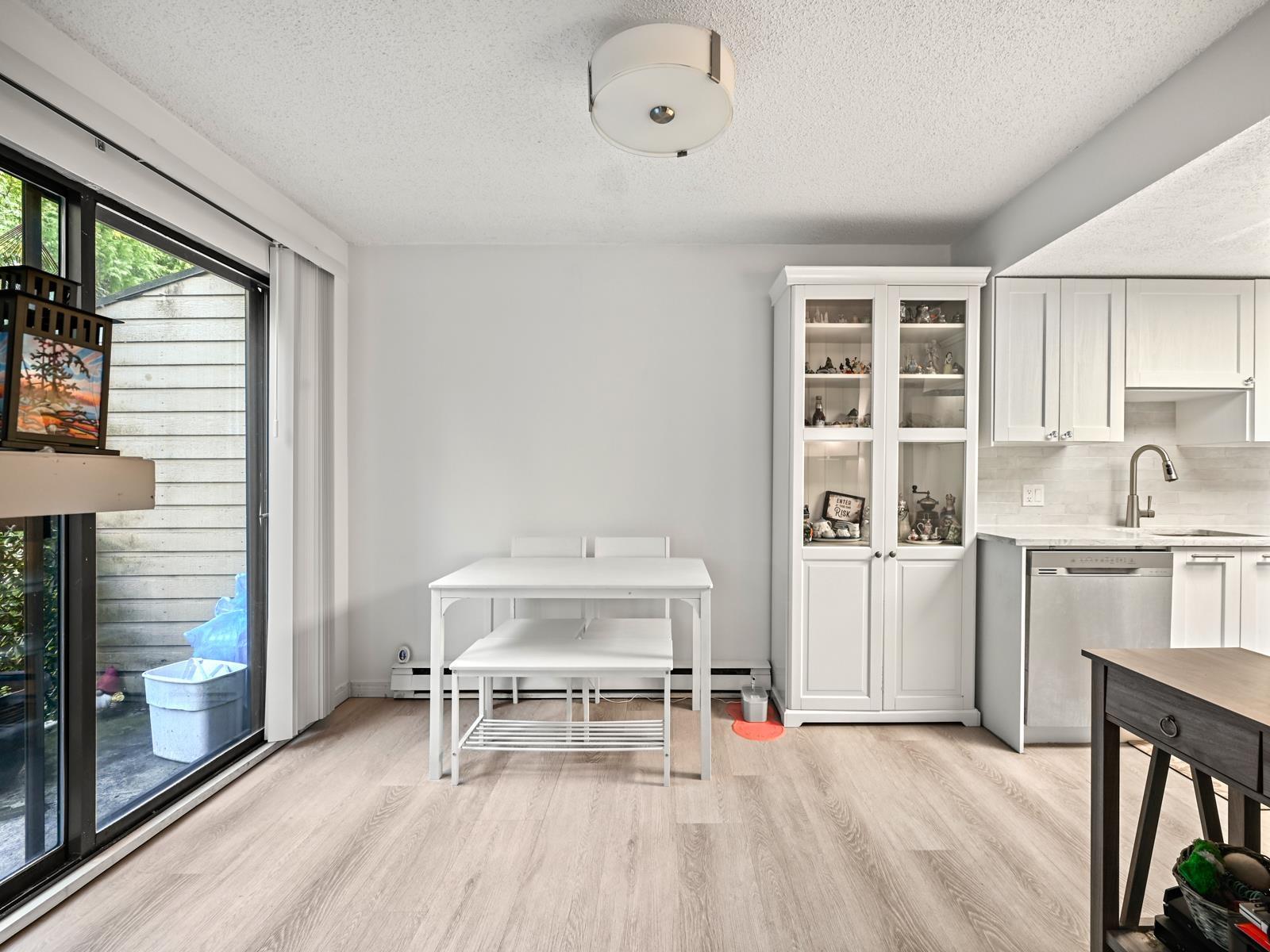 202 7095 133b Street, Surrey, British Columbia  V3W 8A3 - Photo 4 - R3081399