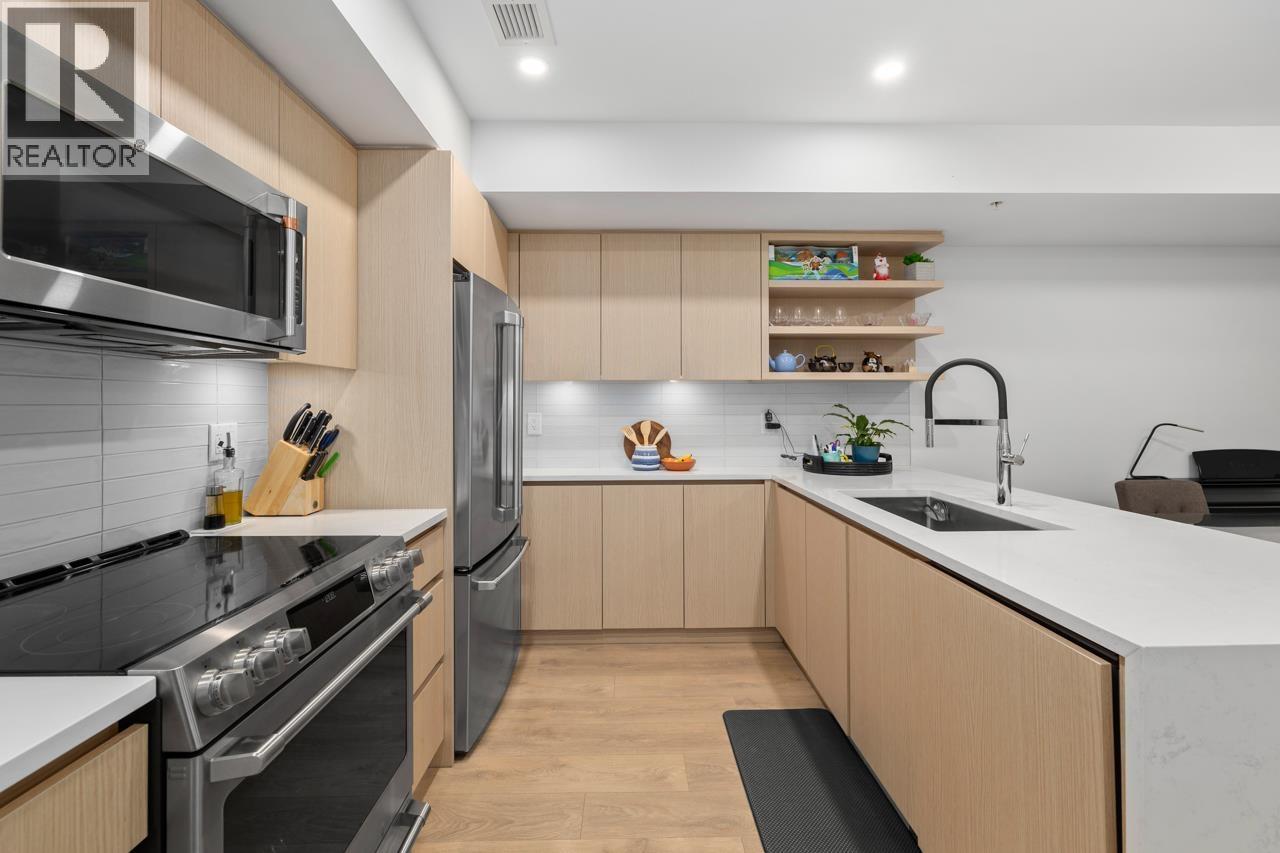 3 752 E 3rd Street, North Vancouver, British Columbia  V7L 1G9 - Photo 2 - R3081321