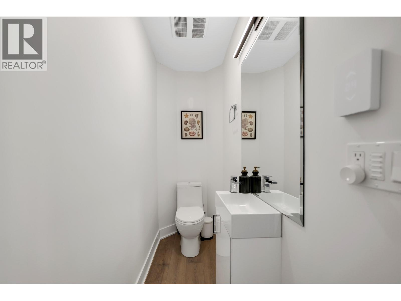 207 37808 Third Avenue, Squamish, British Columbia  V8B 1B9 - Photo 3 - R3081322