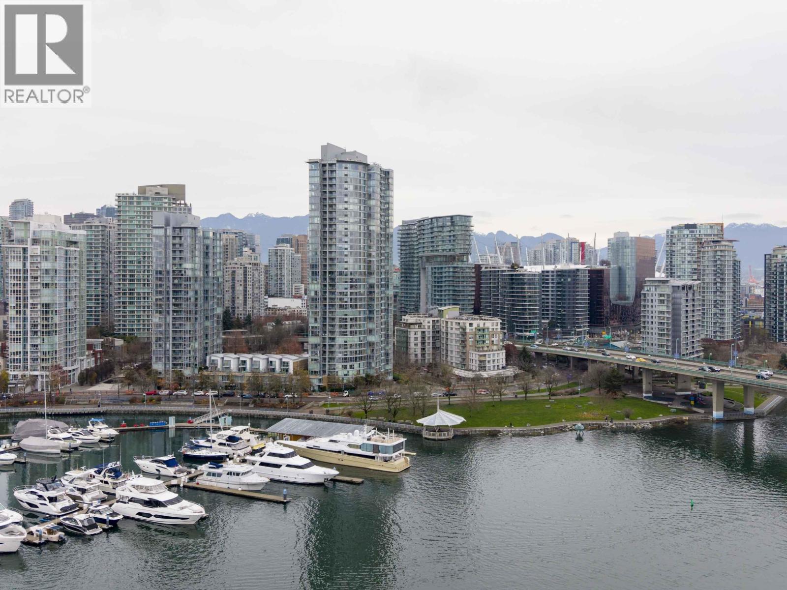 3805 1033 MARINASIDE CRESCENT, Vancouver, British Columbia