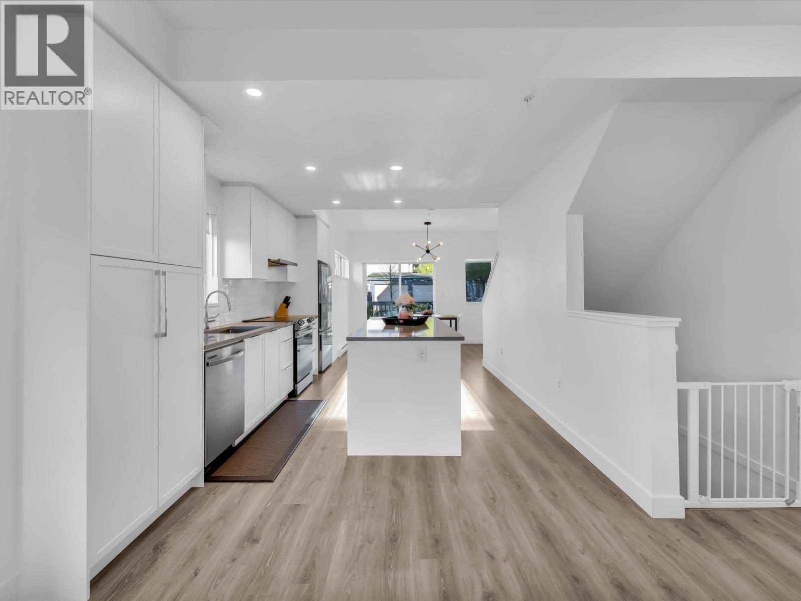 120 609 Sydney Avenue, Coquitlam, British Columbia  V3K 3K1 - Photo 6 - R3081351