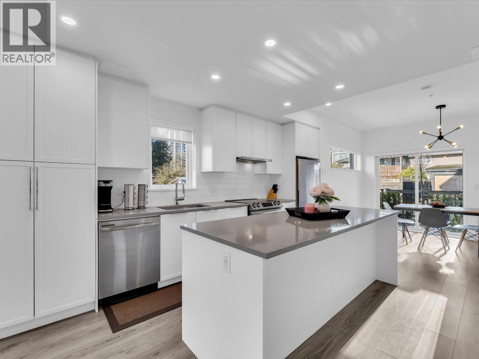 120 609 Sydney Avenue, Coquitlam, British Columbia  V3K 3K1 - Photo 8 - R3081351