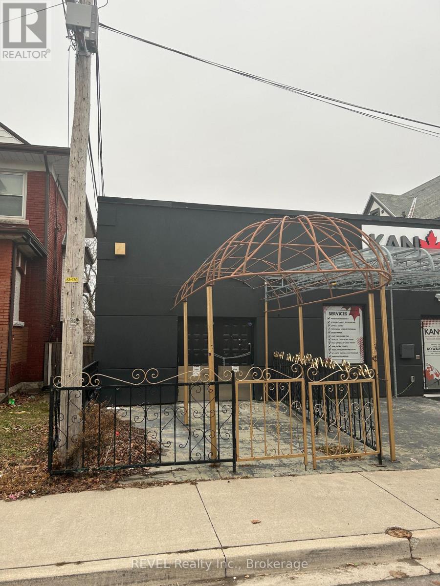 4683 Crysler Avenue, Niagara Falls (Downtown), Ontario  L2E 3V7 - Photo 1 - X12714234