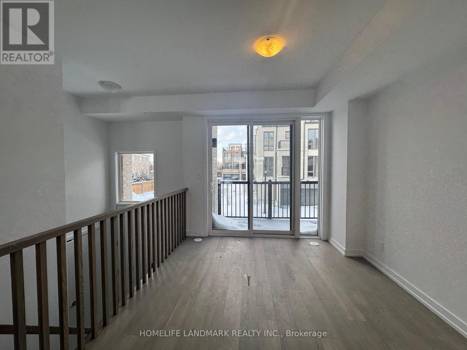 27 Bancroft Lane, Richmond Hill, Ontario  L4E 1M1 - Photo 5 - N12546526