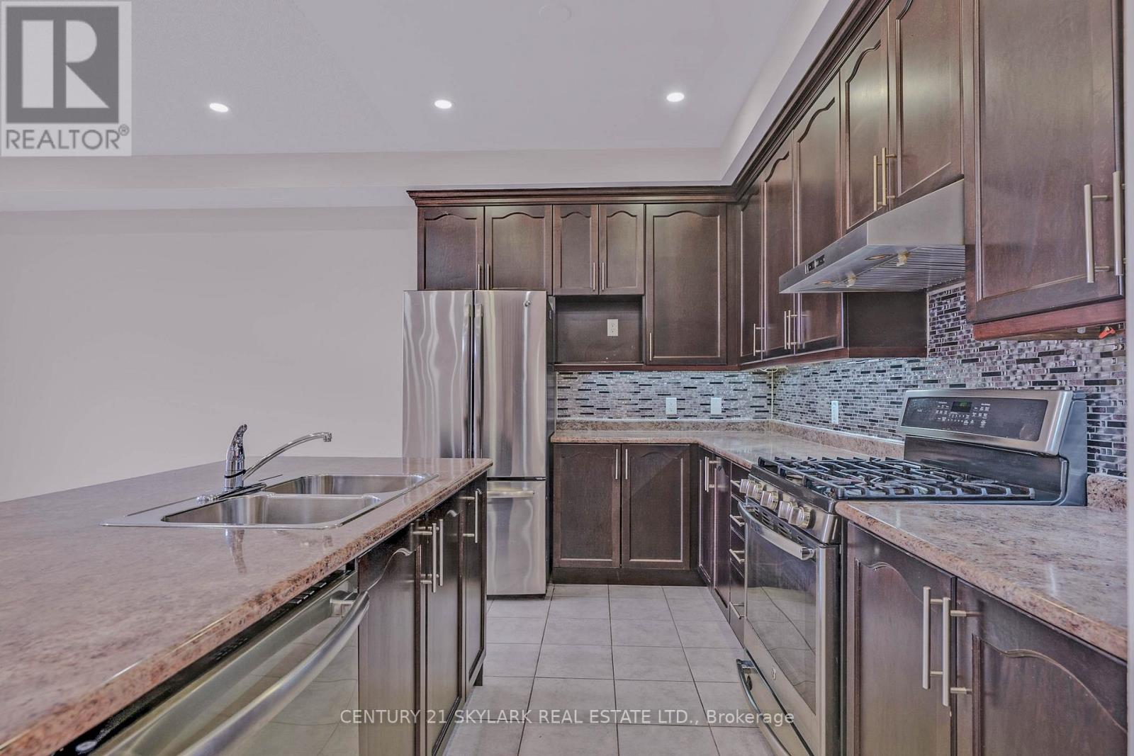 4 Primo Road, Brampton, Ontario  L7A 3Y1 - Photo 10 - W12689356