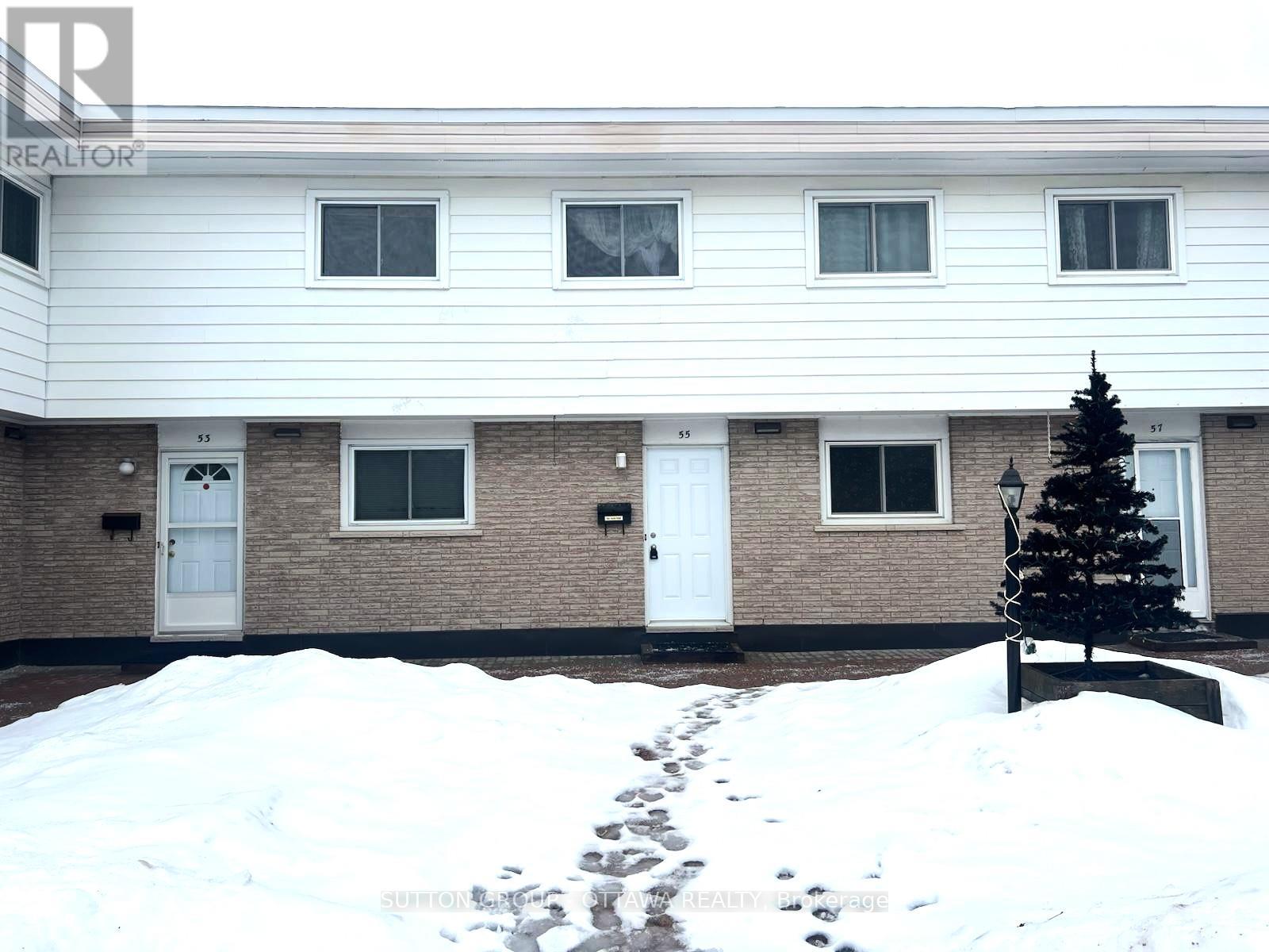 55 Hadley Circle, Ottawa, Ontario  K2H 7Z8 - Photo 1 - X12652632