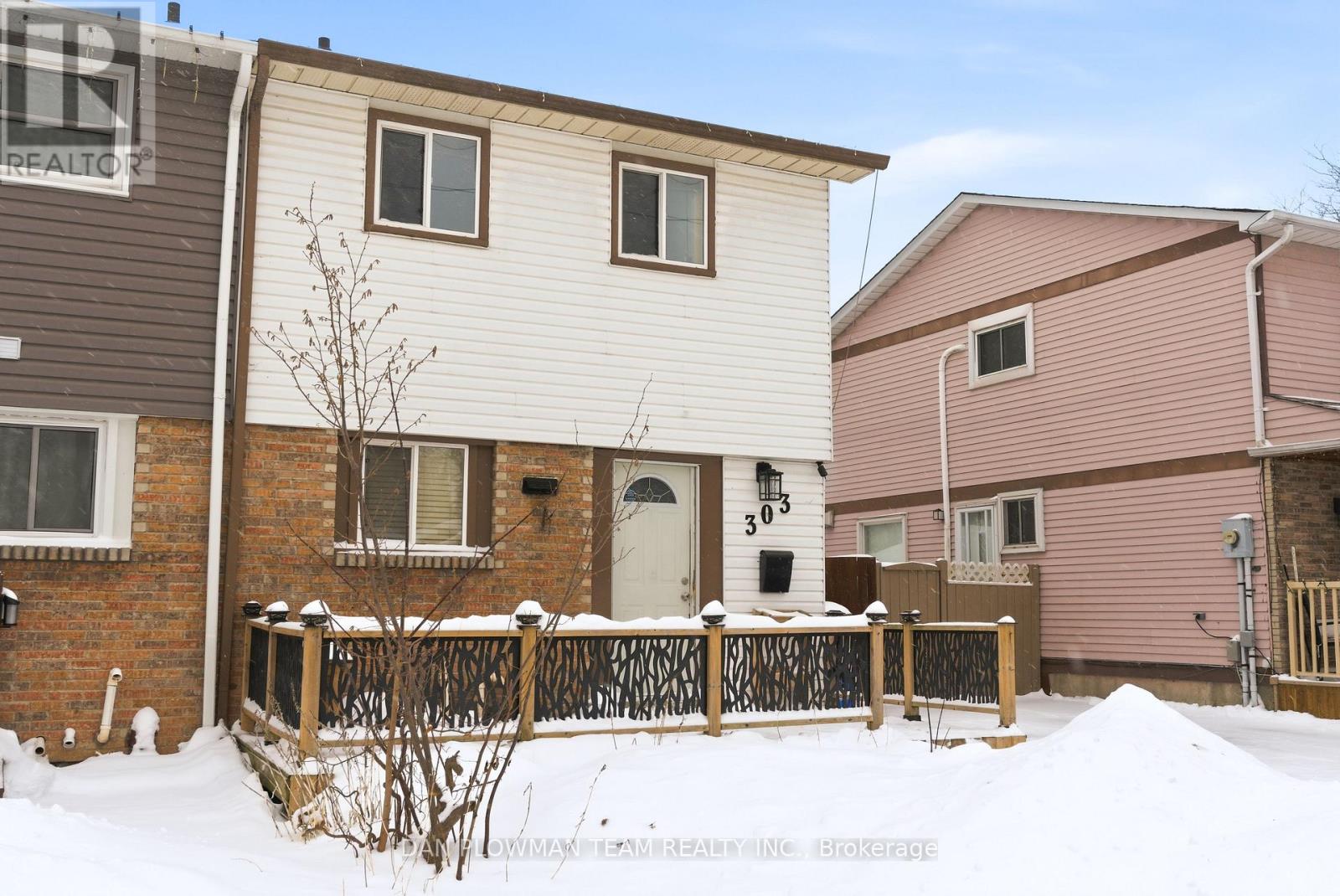 303 PHILLIP MURRAY AVENUE, Oshawa, Ontario