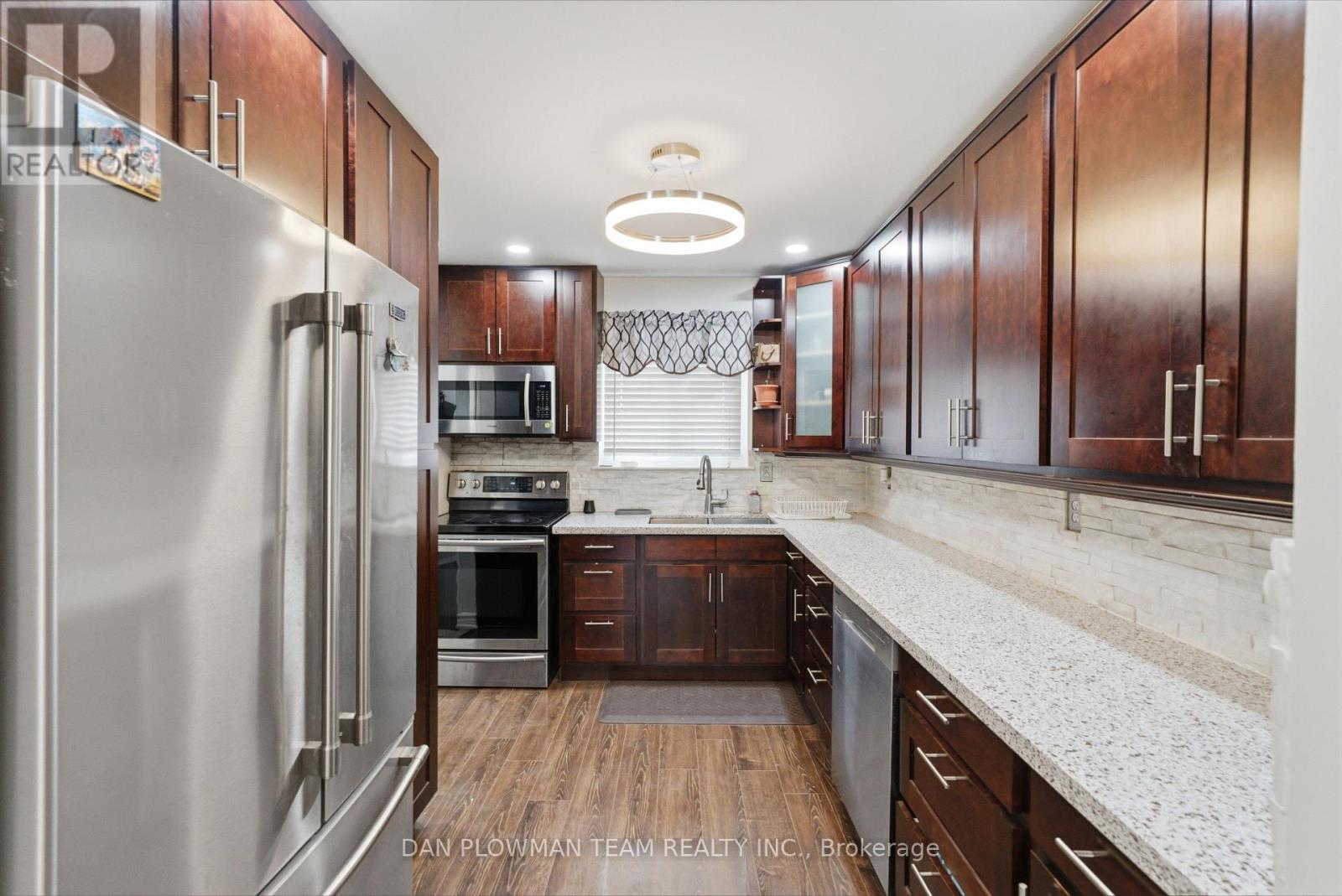 303 Phillip Murray Avenue, Oshawa, Ontario  L1J 1H1 - Photo 10 - E12714232