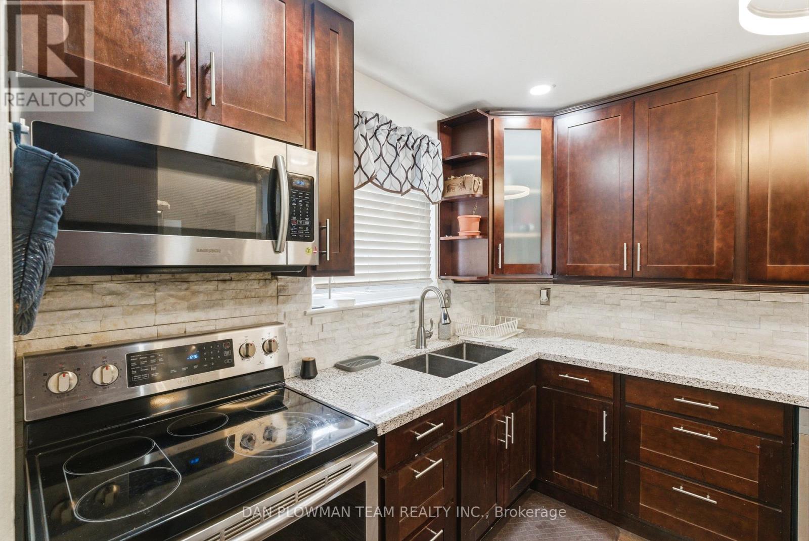 303 Phillip Murray Avenue, Oshawa, Ontario  L1J 1H1 - Photo 7 - E12714232