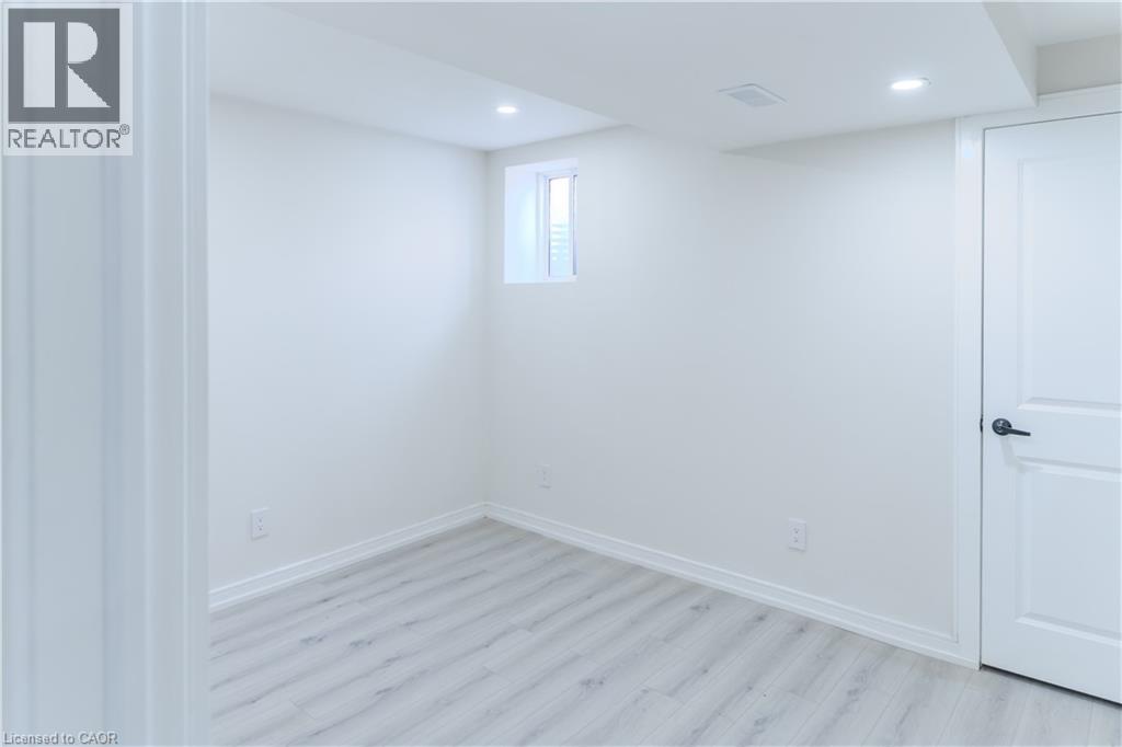 5335 Bushelgrove Circle Unit# Basement, Mississauga, Ontario  L3M 6C6 - Photo 11 - 40799807