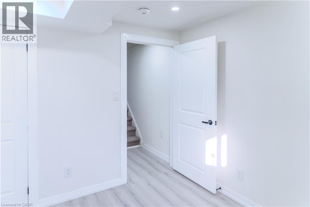 5335 Bushelgrove Circle Unit# Basement, Mississauga, Ontario  L3M 6C6 - Photo 6 - 40799807