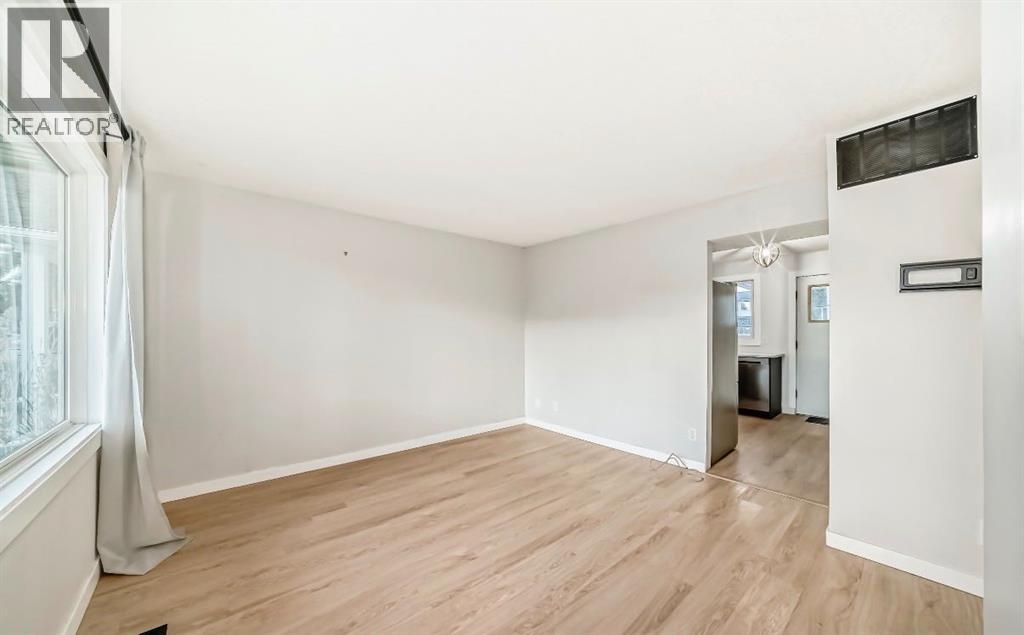 423 Regal Park Ne, Calgary, Alberta  T2E 0S6 - Photo 11 - A2280028