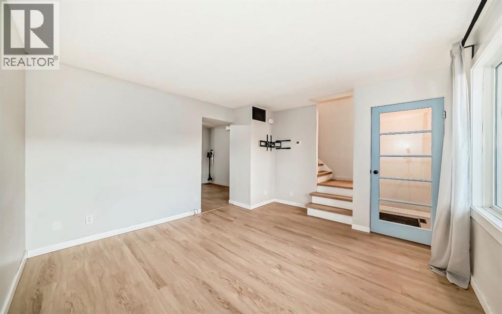 423 Regal Park Ne, Calgary, Alberta  T2E 0S6 - Photo 10 - A2280028