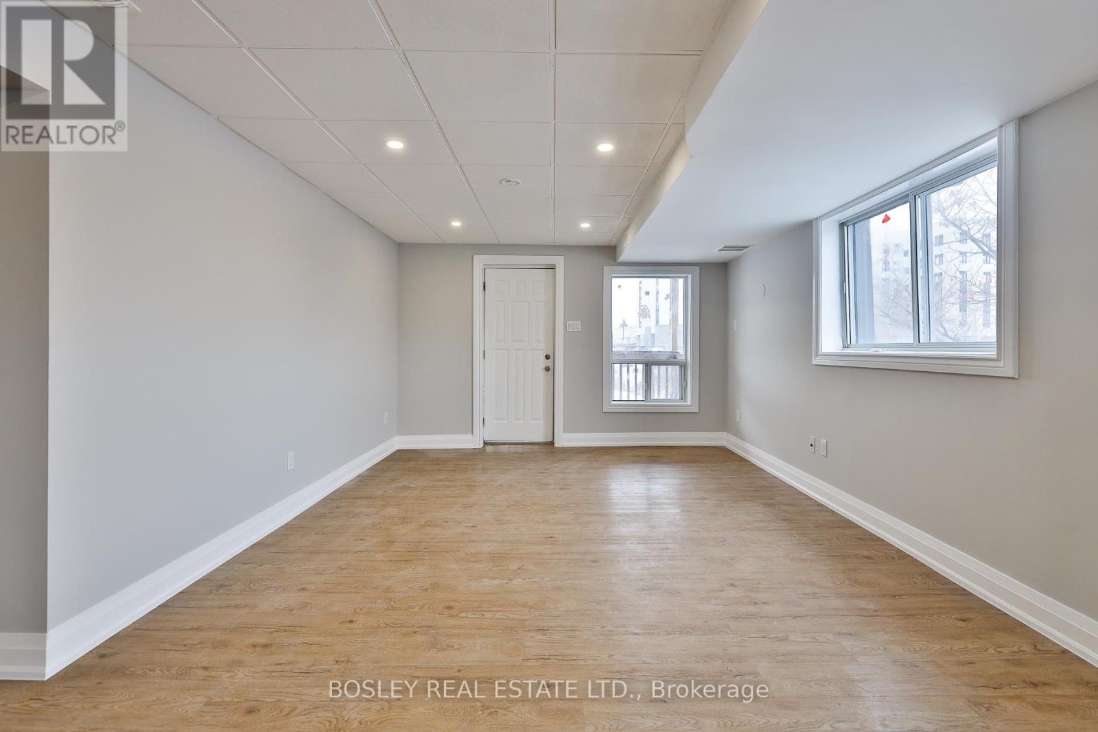 205 - 60 King Road, Richmond Hill, Ontario  L4E 2T7 - Photo 3 - N12714242