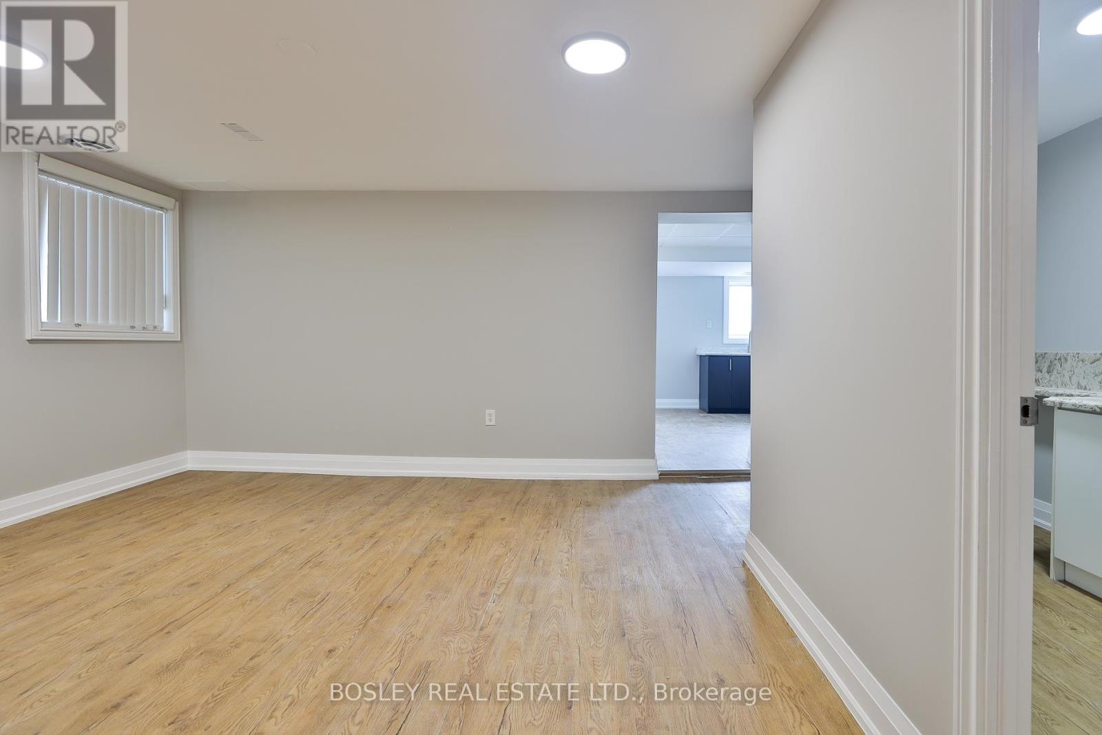 205 - 60 King Road, Richmond Hill, Ontario  L4E 2T7 - Photo 4 - N12714242