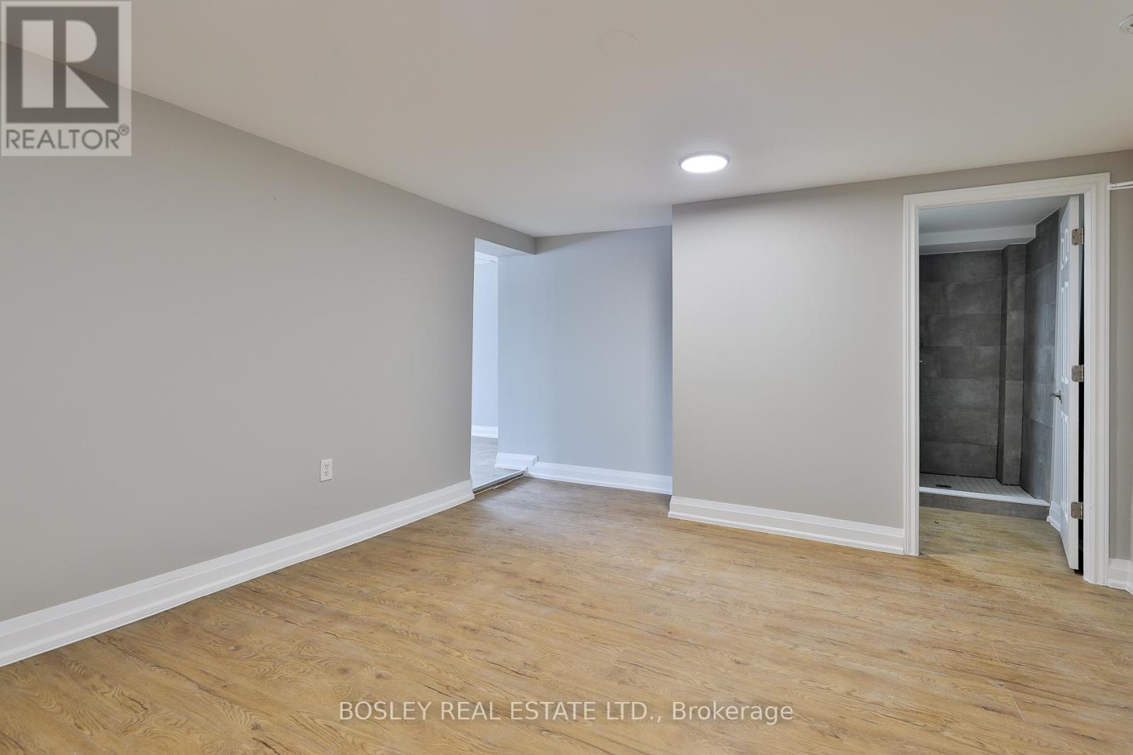 205 - 60 King Road, Richmond Hill, Ontario  L4E 2T7 - Photo 8 - N12714242