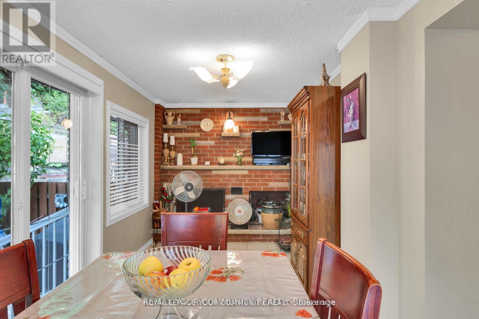 119 Dalrymple Drive, Toronto (Rockcliffe-Smythe), Ontario  M6N 4S2 - Photo 14 - W12714208