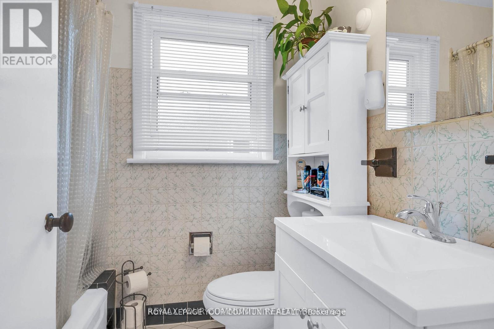 119 Dalrymple Drive, Toronto (Rockcliffe-Smythe), Ontario  M6N 4S2 - Photo 26 - W12714208