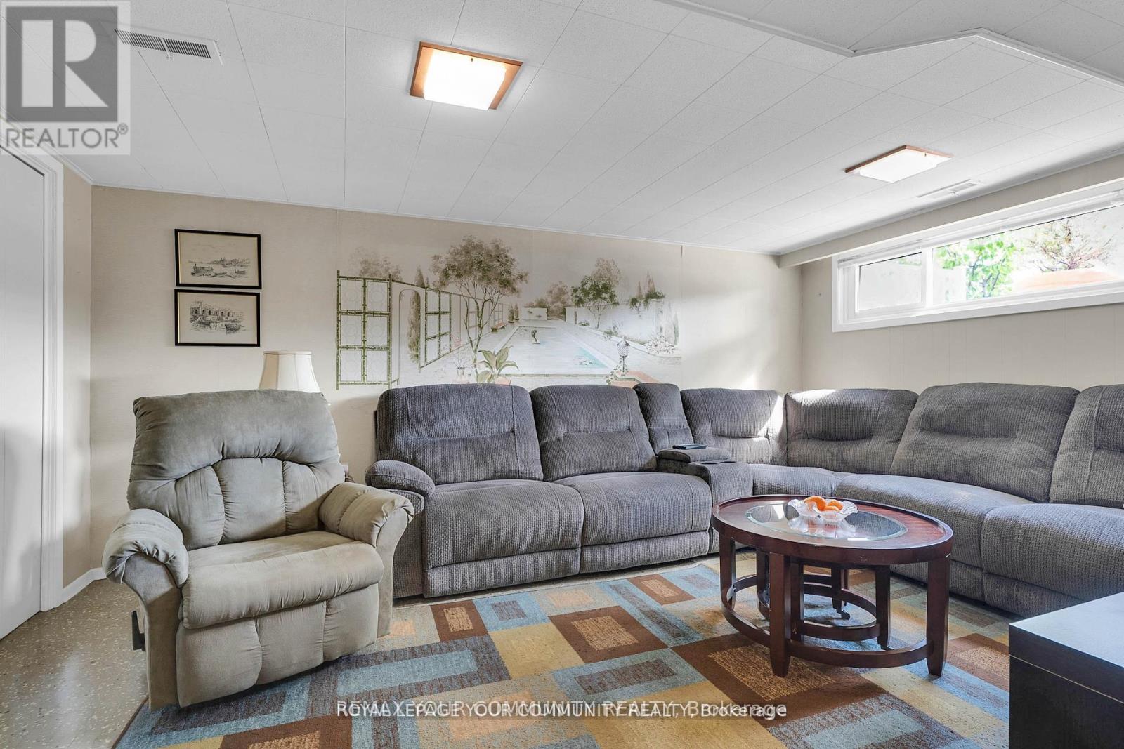 119 Dalrymple Drive, Toronto (Rockcliffe-Smythe), Ontario  M6N 4S2 - Photo 28 - W12714208