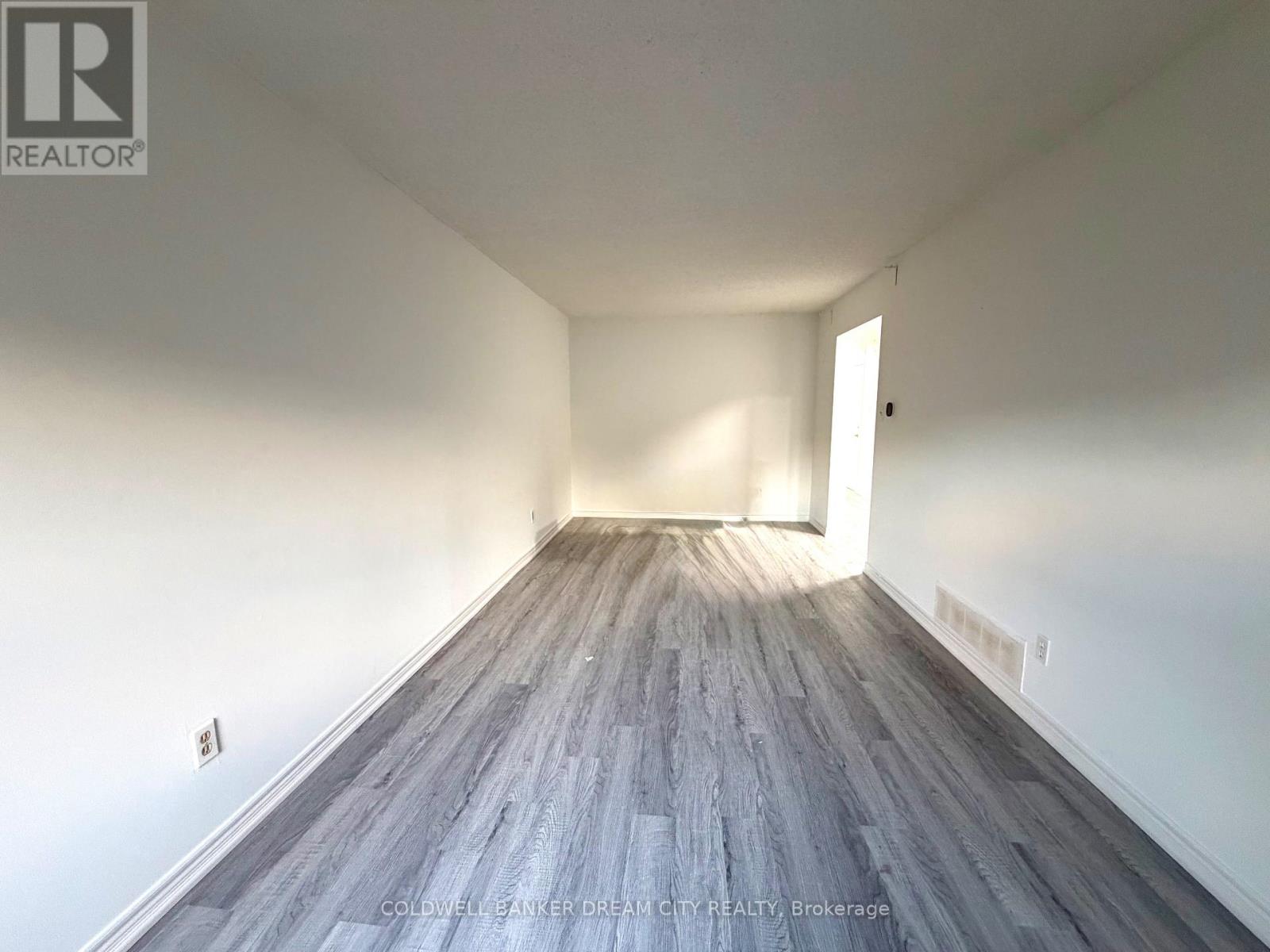 Upper - 5246 Alicante Street, Mississauga, Ontario  L5V 1S9 - Photo 10 - W12714220