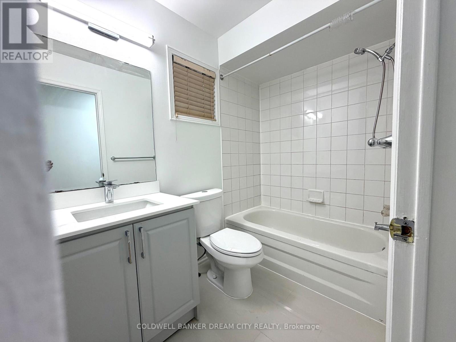 Upper - 5246 Alicante Street, Mississauga, Ontario  L5V 1S9 - Photo 17 - W12714220