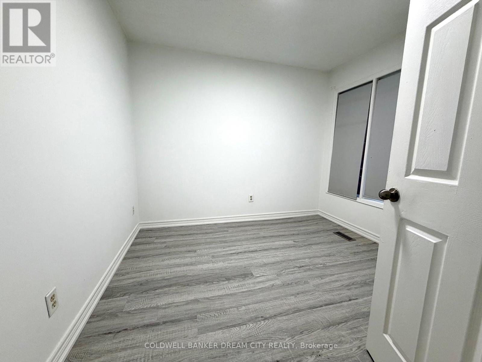 Upper - 5246 Alicante Street, Mississauga, Ontario  L5V 1S9 - Photo 4 - W12714220