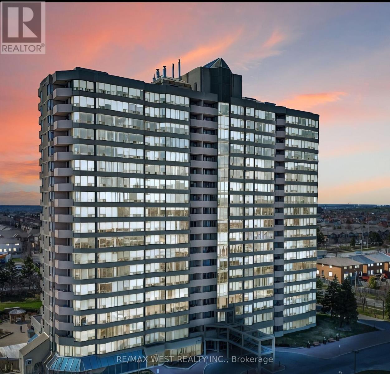 1208 - 700 Constellation Drive, Mississauga, Ontario L5R 3G8 - Photo 2 - W12714288