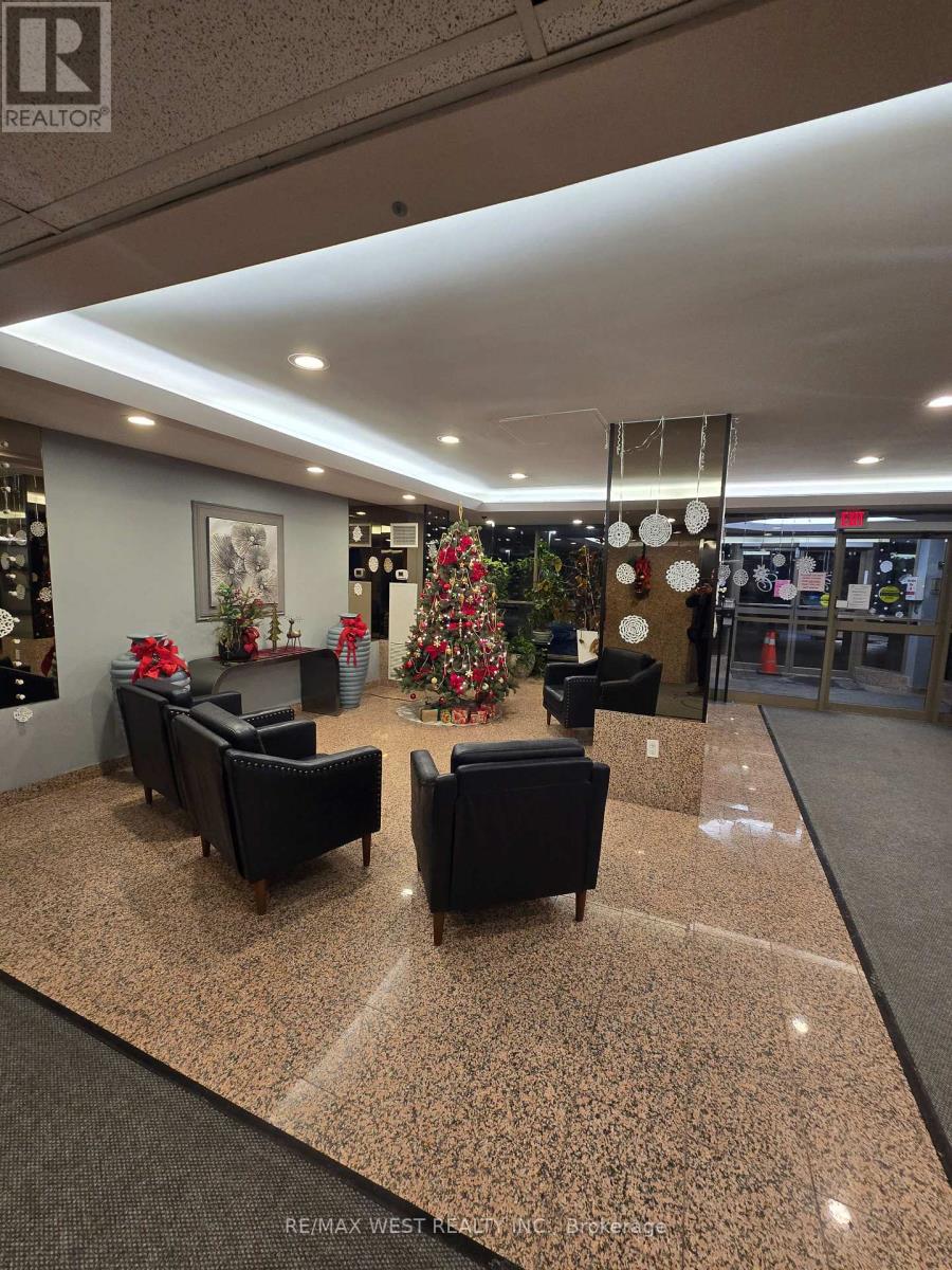 1208 - 700 Constellation Drive, Mississauga, Ontario L5R 3G8 - Photo 3 - W12714288