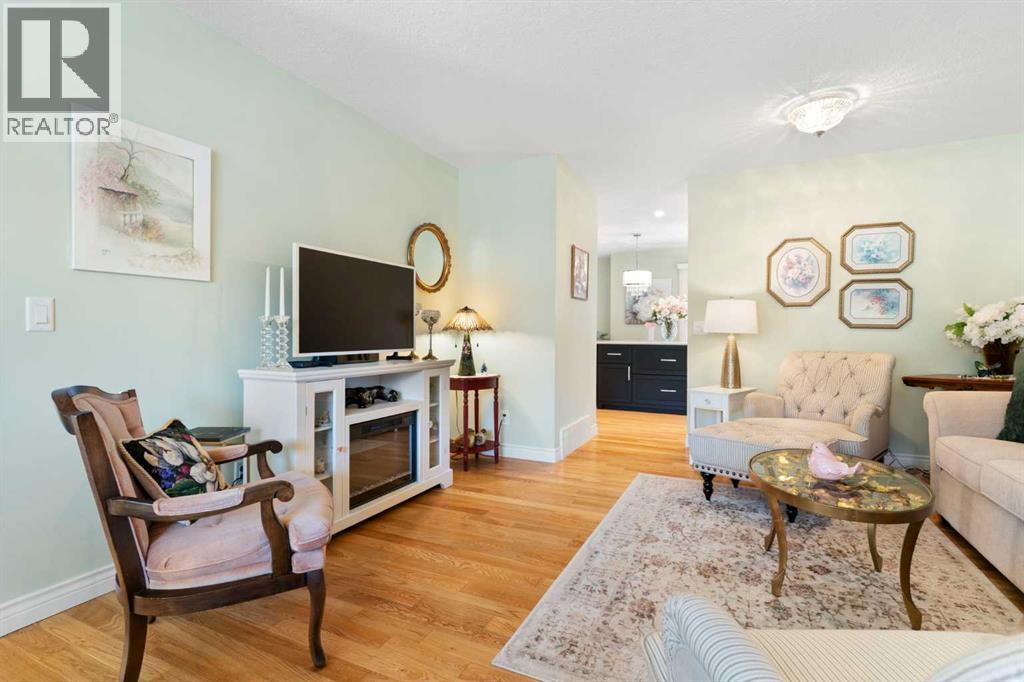 34, 118 Strathcona Road, Calgary, Alberta  T3H 1P3 - Photo 11 - A2280441