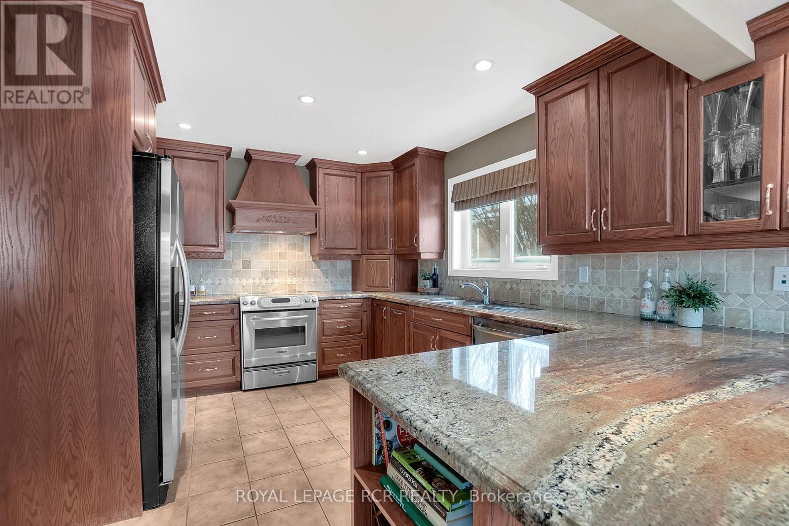 18 Old Hickory Court, Caledon, Ontario  L7E 1S9 - Photo 12 - W12714068